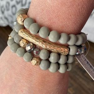 Beaded bracelet stack Gray & gold